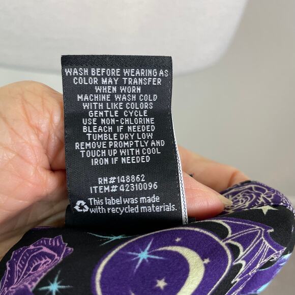 Disney Torrid Black Purple Haunted Mansion 3/4 Sleeve Split V Pop Over Top 3X - Picture 10 of 10